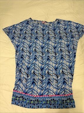 Lilly Pulitzer Blue and White Patterned Short Sleeve Top with Pink Accent